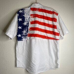Magellan Fish Gear Shirt Mens M Moisture Wicking Short Sleeves Patriotic Flag Ou
